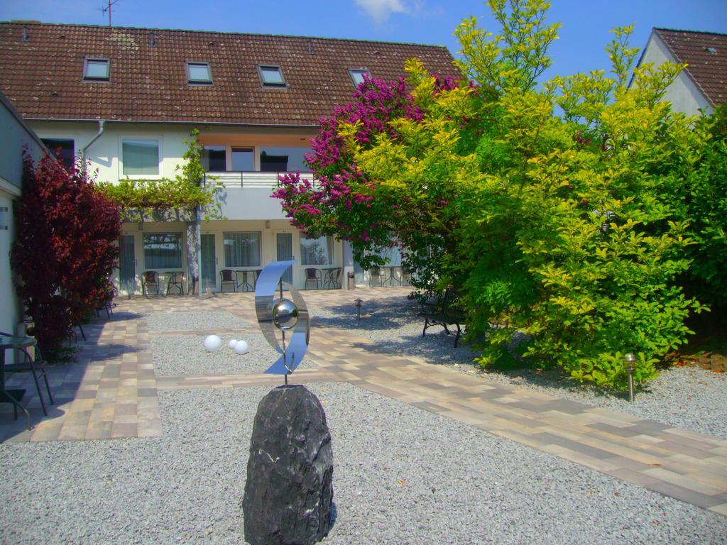 Hotel Herrenhof Lubeck Exterior photo